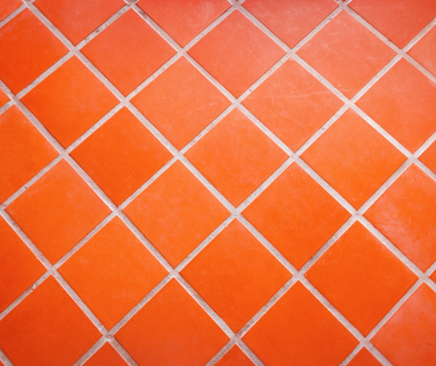 Limpiar suelo cerámico poroso