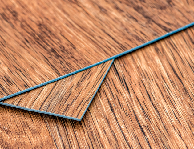 ¿Cómo se limpia el suelo de vinilo?