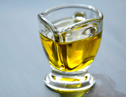 Cómo limpiar mancha aceite en metales